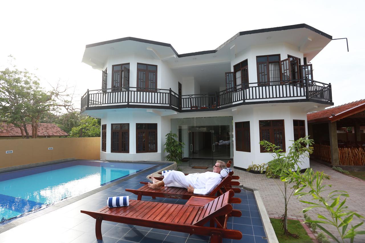 Ocean Glory Hotel Ettukala ภายนอก รูปภาพ