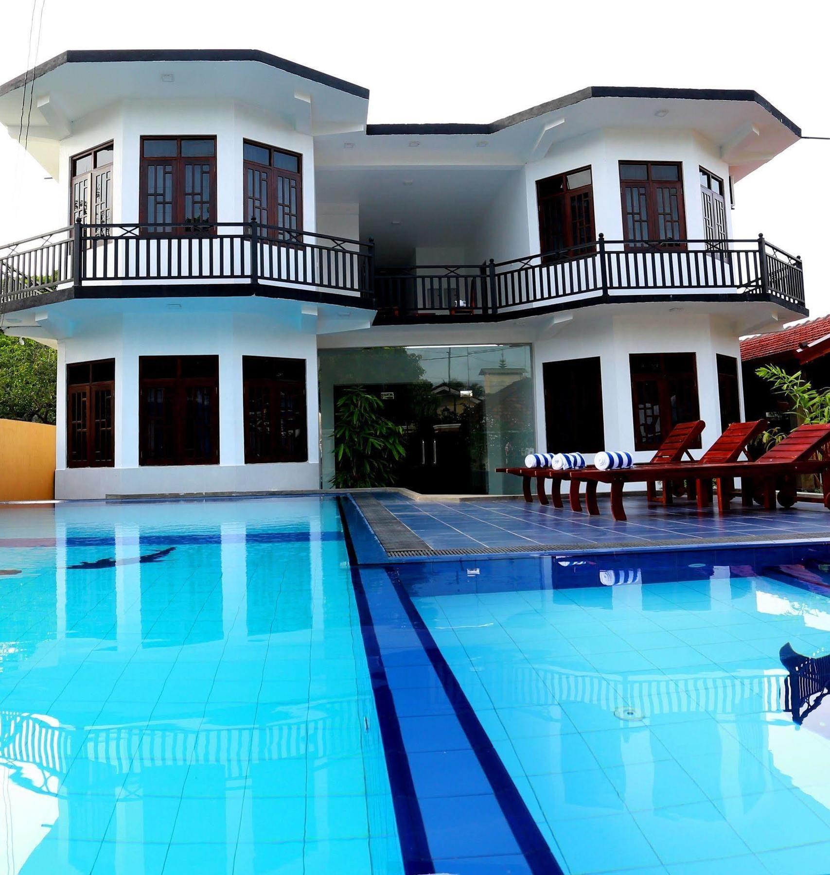 Ocean Glory Hotel Ettukala ภายนอก รูปภาพ
