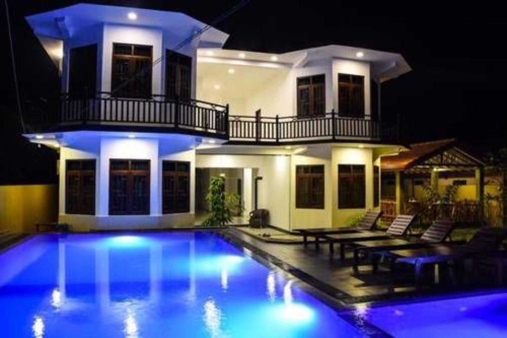 Ocean Glory Hotel Ettukala ภายนอก รูปภาพ