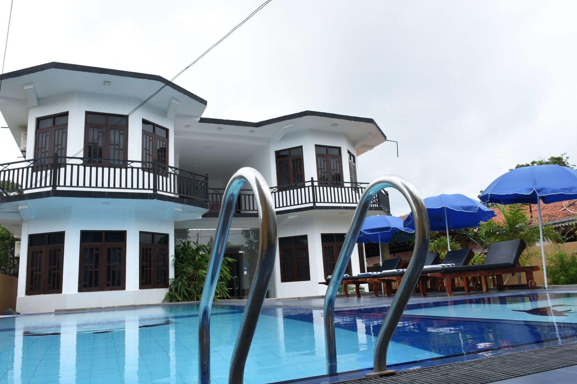 Ocean Glory Hotel Ettukala ภายนอก รูปภาพ