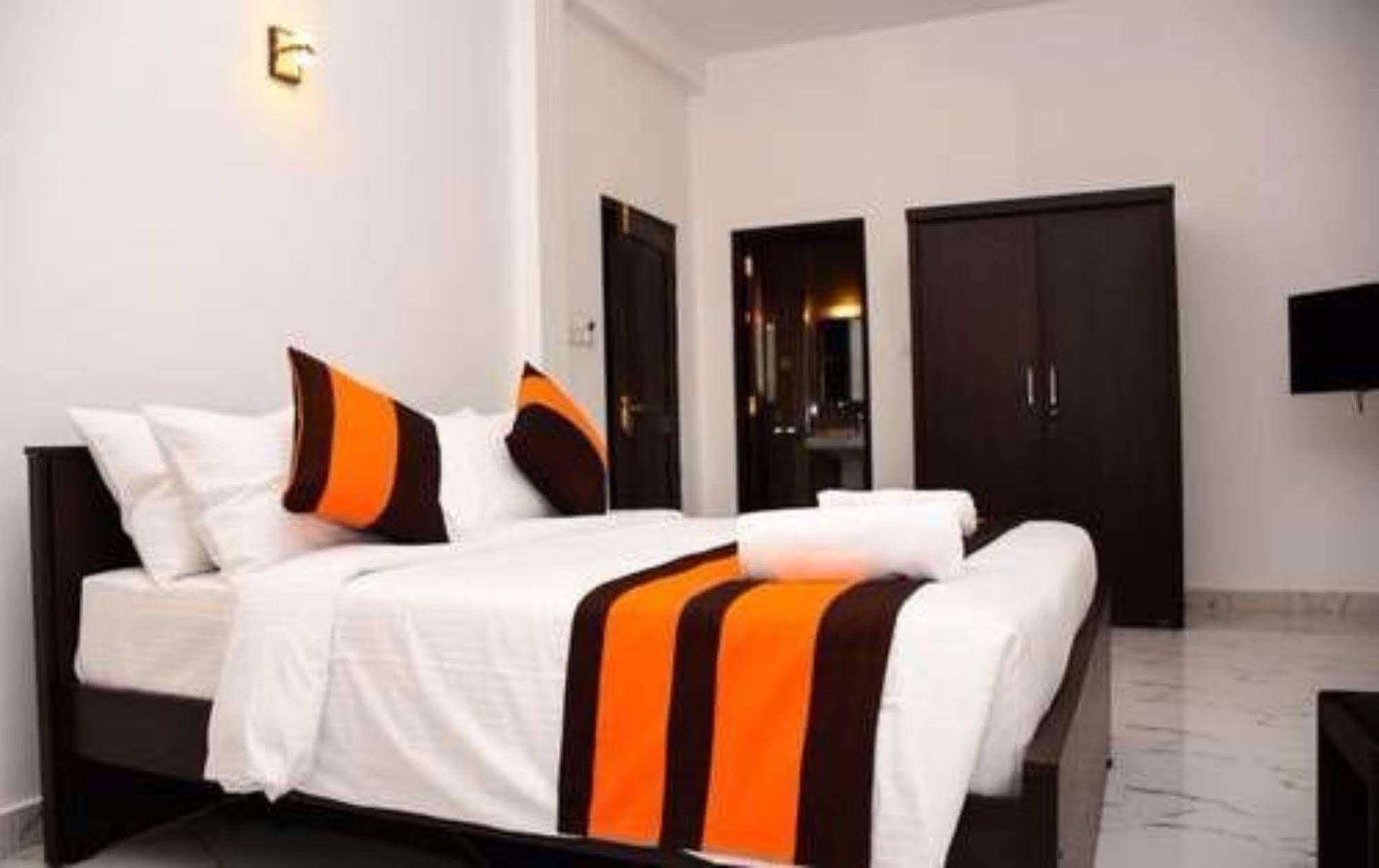 Ocean Glory Hotel Ettukala ภายนอก รูปภาพ