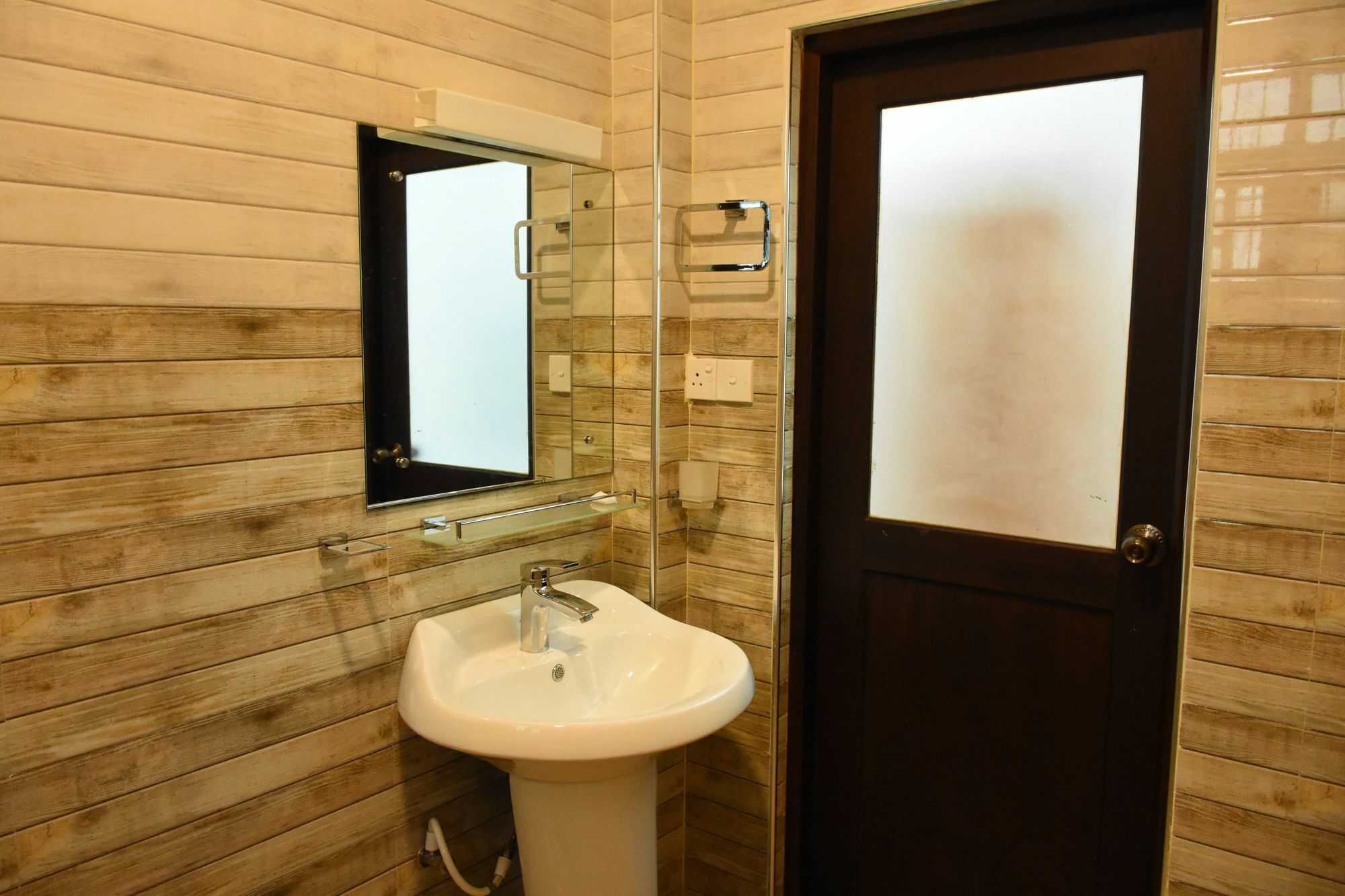 Ocean Glory Hotel Ettukala ภายนอก รูปภาพ